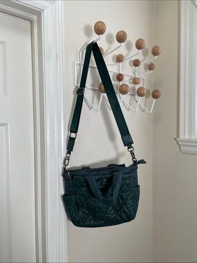 Sol and Selene - Classic Puffer Crossbody Purse - Green -